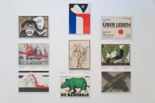 Ausstellungsansicht, Sammlungseinsichten. Plakate ostdeutscher Grafikerinnen, BLMK Cottbus, 2024, Foto: Bernd Schönberger