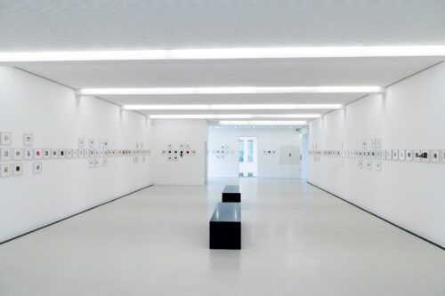 Ausstellungsansicht, Von Cottbus über Lüneburg bis Osaka. Eine Kunstaktion von Matthias Körner, BLMK Cottbus, 2024, Foto: Bernd Schönberger